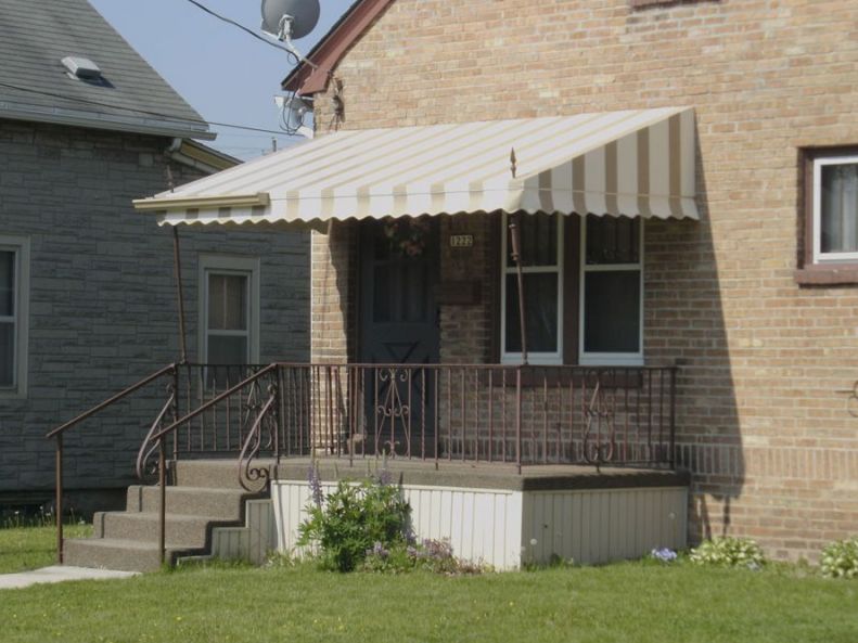 porch awning with rain gutter
