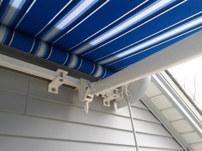 retractable awning, close up